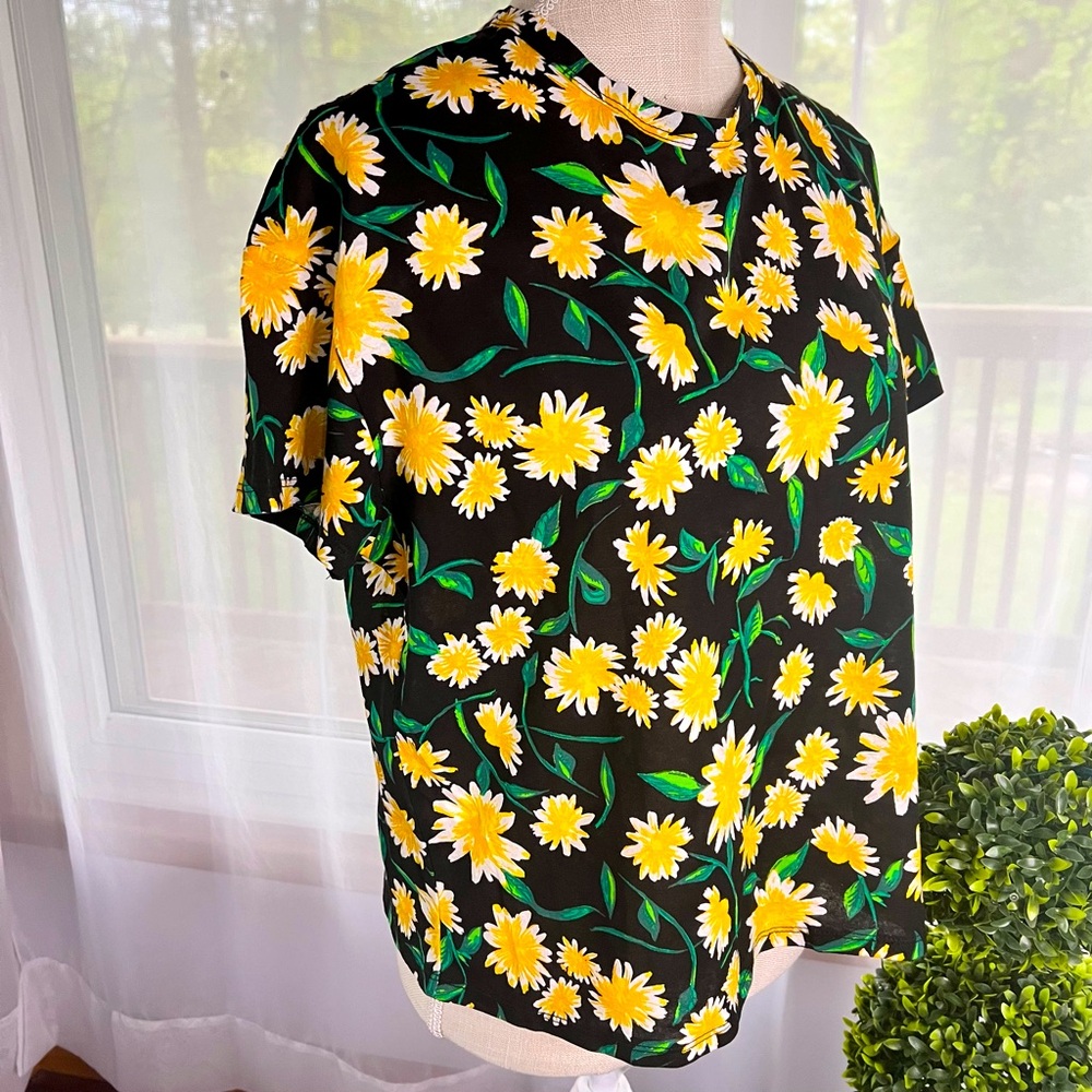 NWT Zara Black Yellow Daisy Floral Print Top Size Small - Picture 4 of 9